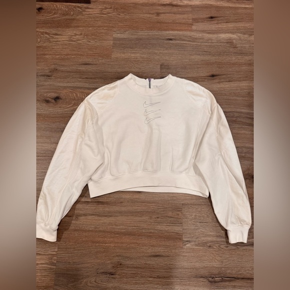 Nike Tops - New Nike Women's Sportswear Opal White Fleece Graphic Crew Sweatshirt Size M